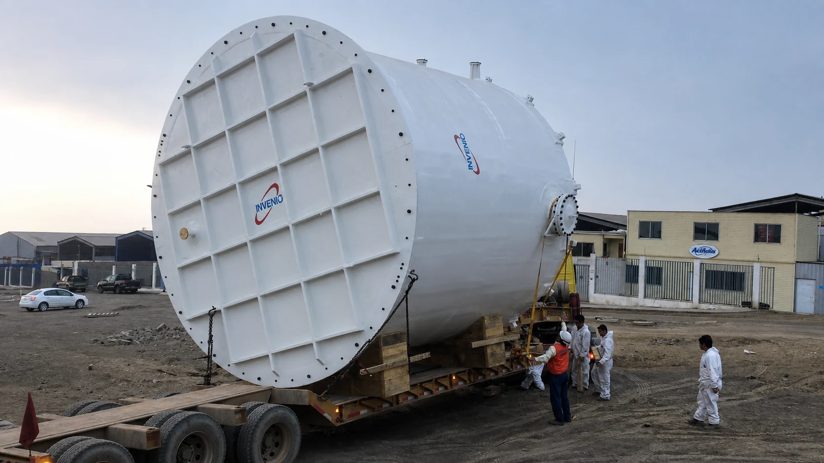General view of an industrial installation at a plant, with large-format equipment.